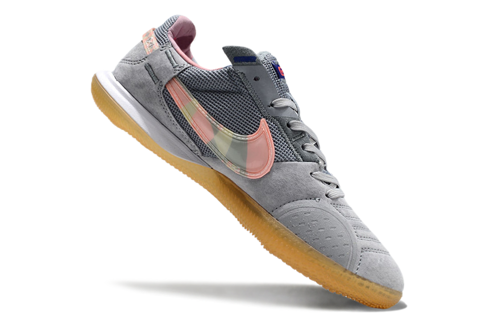 (Arrival 39-45) Brand new Nike Streetgato small field football 39-457